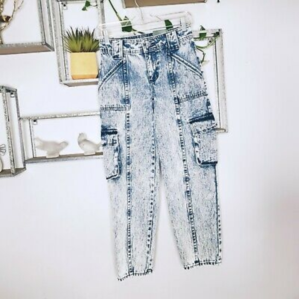 NWT Acid wash cargo jeans